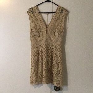 🎆End of year Sale💸 Free People cream lace dress